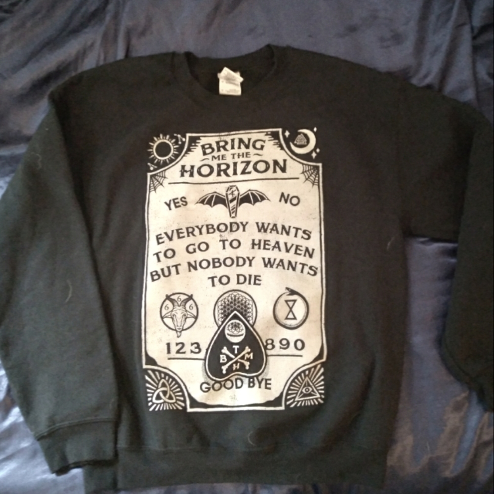 Hot topic size M black and white